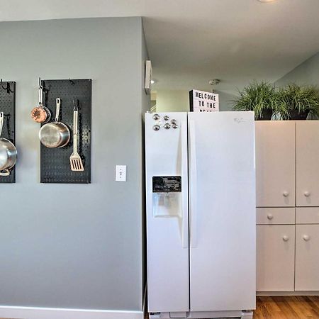 Lakefront Family Retreat With Grill Steps To Beach! Gary エクステリア 写真