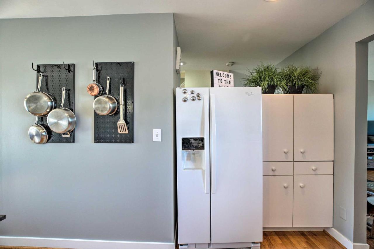 Lakefront Family Retreat With Grill Steps To Beach! Gary エクステリア 写真