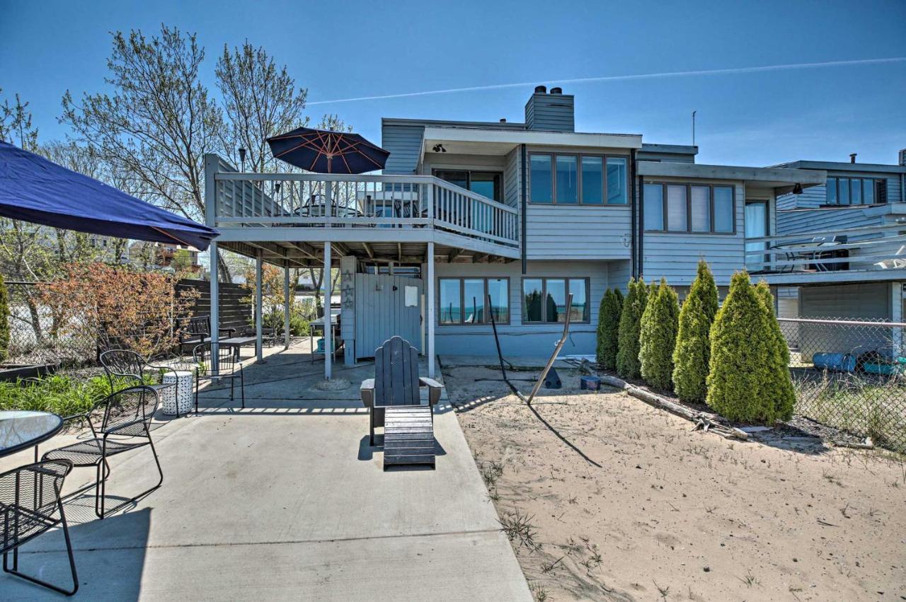 Lakefront Family Retreat With Grill Steps To Beach! Gary エクステリア 写真
