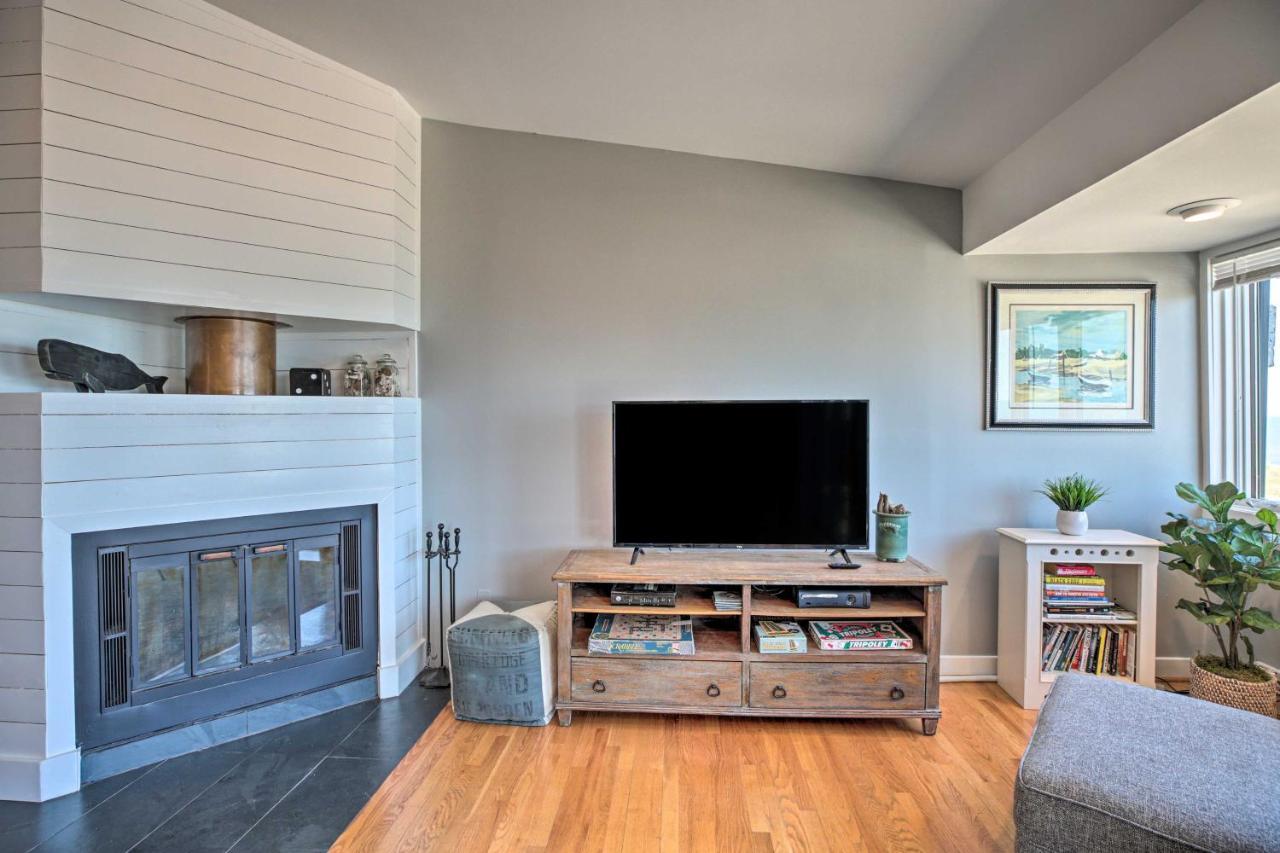 Lakefront Family Retreat With Grill Steps To Beach! Gary エクステリア 写真