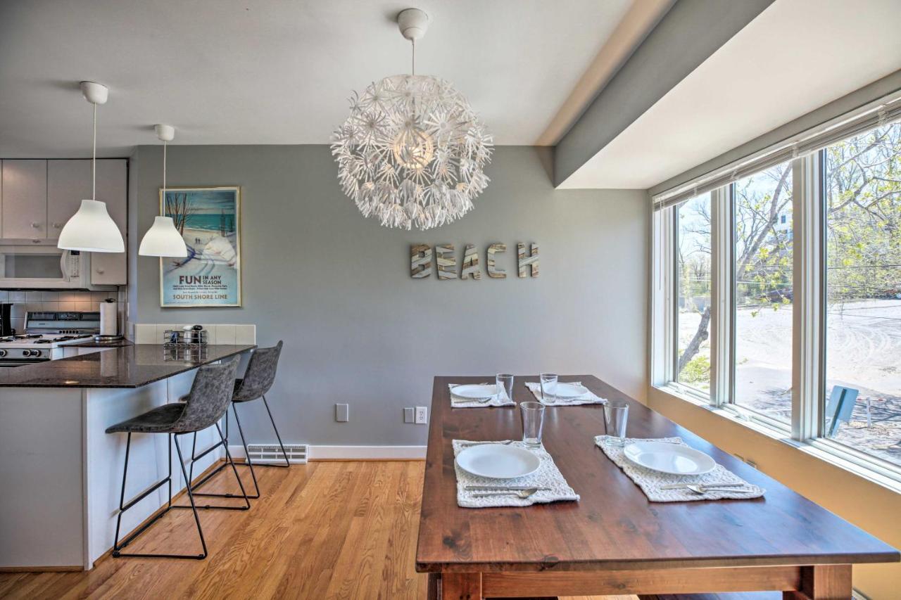 Lakefront Family Retreat With Grill Steps To Beach! Gary エクステリア 写真